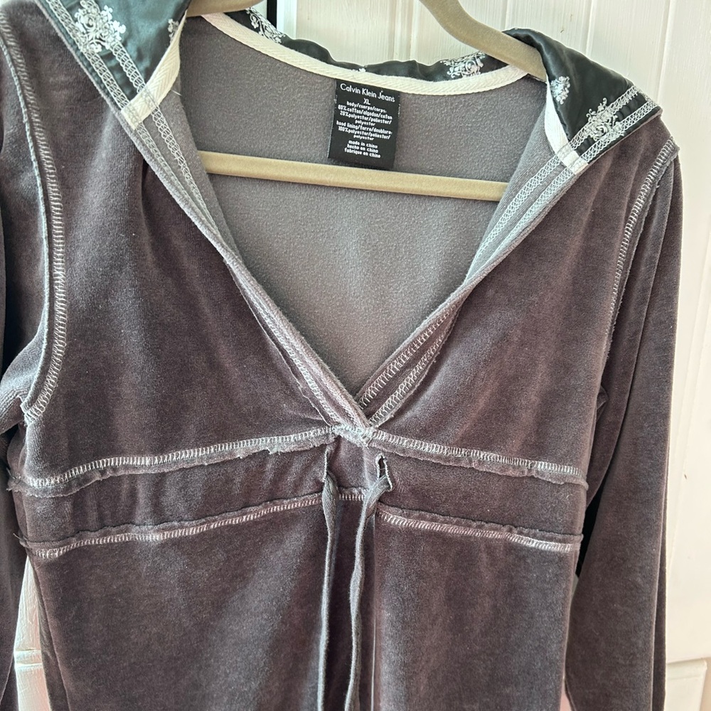 NWOT Calvin Klein Gray Velour Hoodie w/Tie Underneath Chest, Long Sleeve GREAT!!